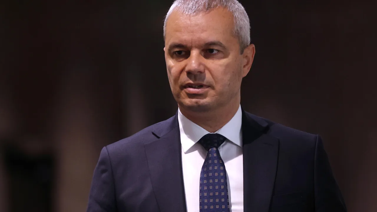 Костадинов: „Страхът се вижда — правителството си отива“