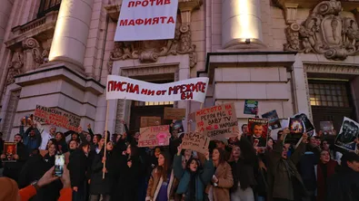 Западни медии: Десетки хиляди българи излязоха на протест срещу правителството и корупцията