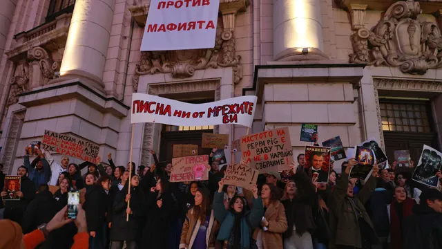 Западни медии: Десетки хиляди българи излязоха на протест срещу правителството и корупцията