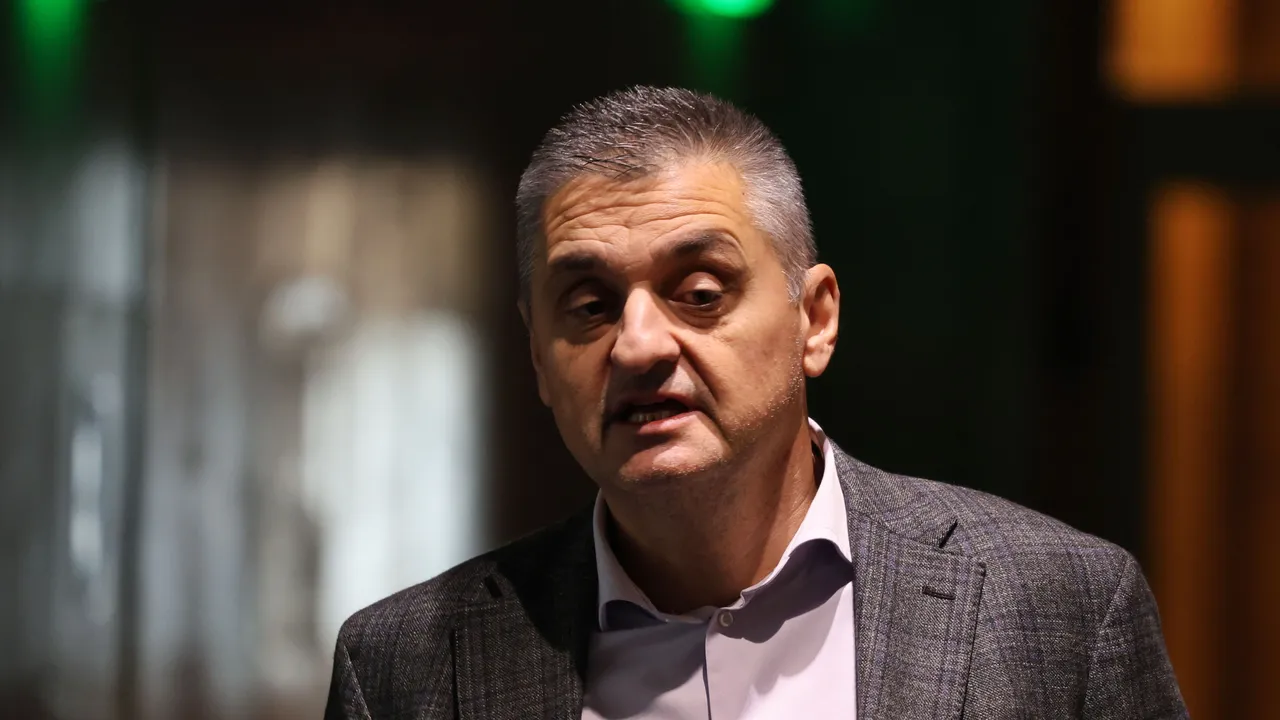 Кирил Добрев: Днес едни политически шарлатани ме карат да свалим правителство, в което те довчера искаха да участват