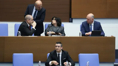 В парламента: 30 минути почивка преди гласуването на вота