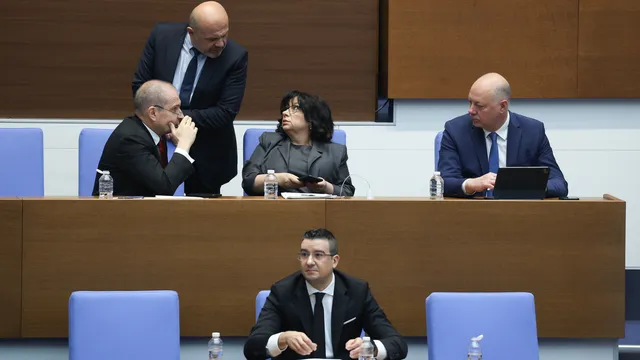 В парламента: 30 минути почивка преди гласуването на вота