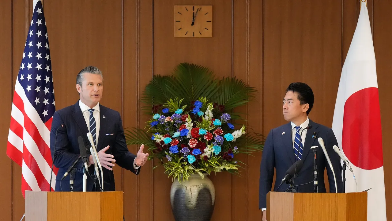 Китай не благоприятства регионалния мир, твърдят военните министри на САЩ и Япония