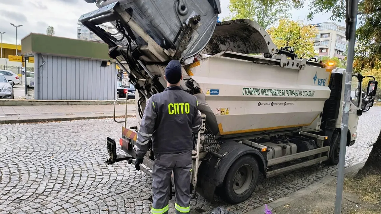 Терзиев: В четвърти, пети, шести и седми микрорайон в "Люлин" се провежда акция за извозване на отпадъците