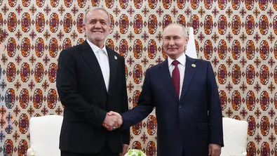 Путин на среща с Пезешкиан: Нашите отношения се развиват всеки ден