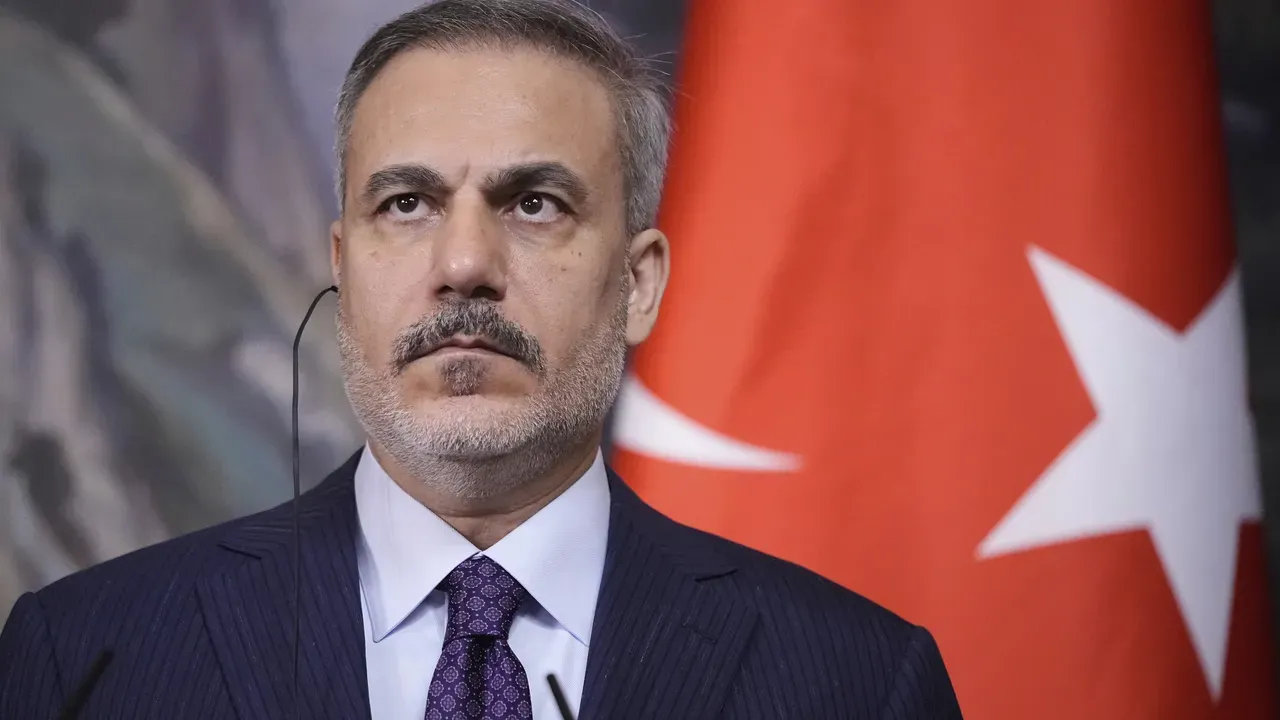 Хакан Фидан: Европа да помогне на Украйна да направи "много трудни избори"