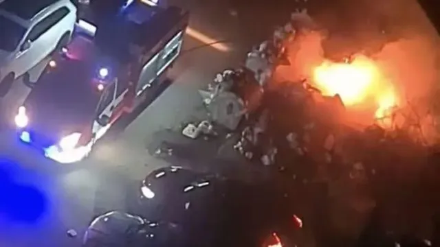 София на клада: Вълна от палежи на контейнери залива кварталите