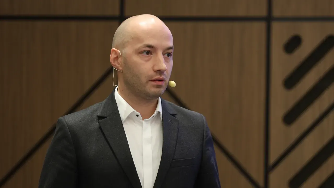 Димитър Ганев: Радев печели от подадената оставка на кабинета "Желязков"