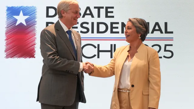 Чили гласува на решаващ балотаж между Янет Хара и десния Хосе Антонио Каст