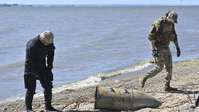 Одеска област под масирана нощна атака с дронове и управляеми бомби
