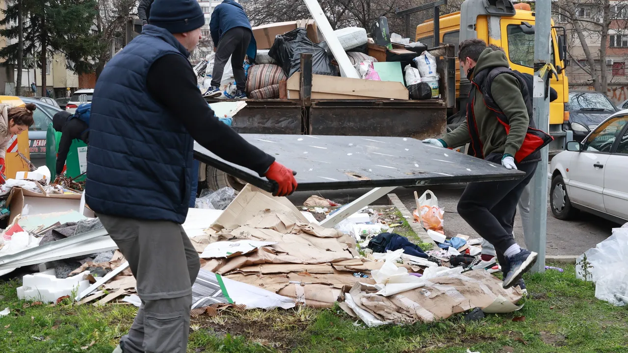 Кметът на „Люлин“ предлага 25% намаление на таксата смет за 2026 г. заради продължителната криза с боклука