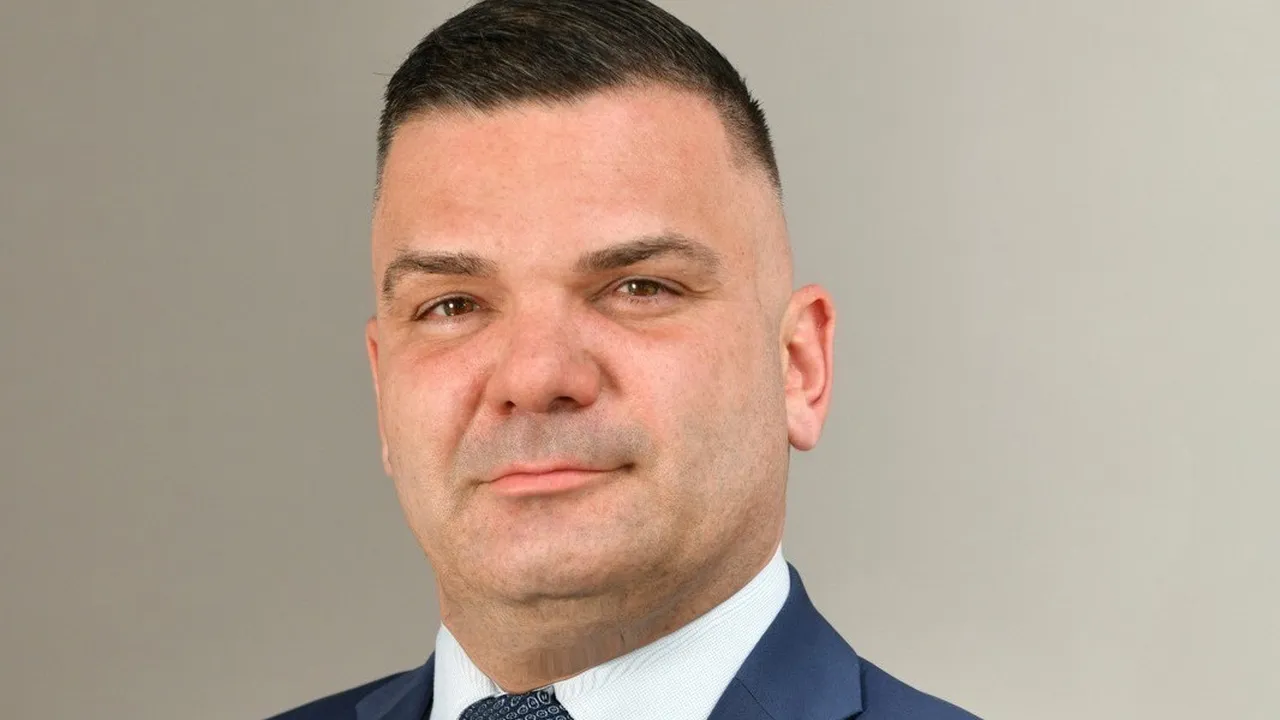 Владимир Русев: Еврото не е просто смяна на валута