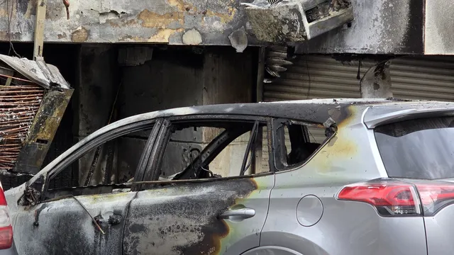 Подпалиха двете коли на жена, която се бори с незаконните постройки кв. "Филиповци"