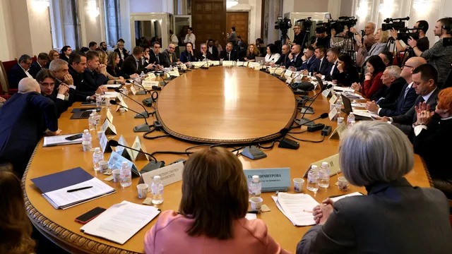 Започваме новата година с евро, но без бюджет и  правителство