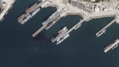 Украйна порази с подводни дронове руска подводница в пристанище Новоросийск