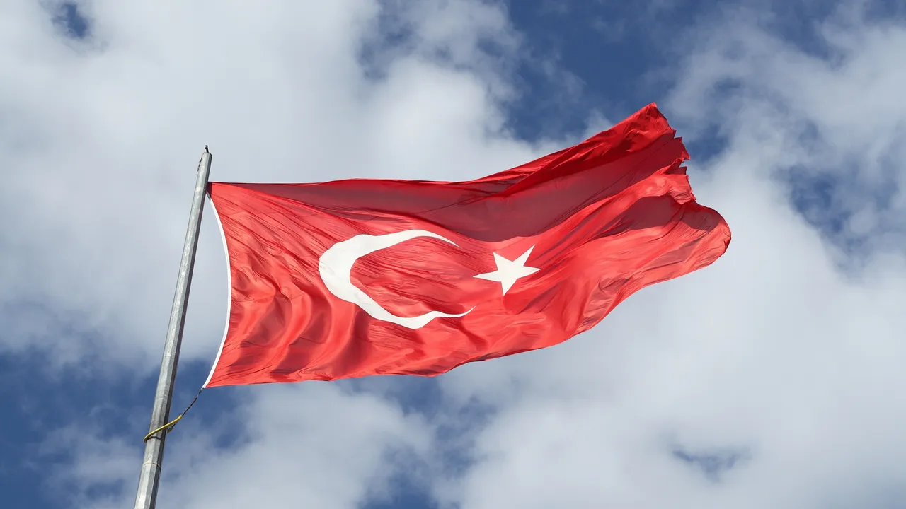 Изтребители на Турция свалиха дрон извън контрол над Черно море