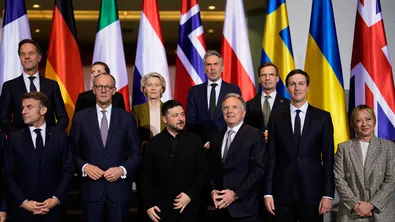 САЩ предлагат на Украйна гаранции за сигурност в опит да задвижат мирен процес с Русия