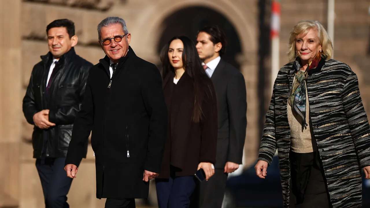 "ДПС - Ново начало" без Пеевски отиде на консултации при президента