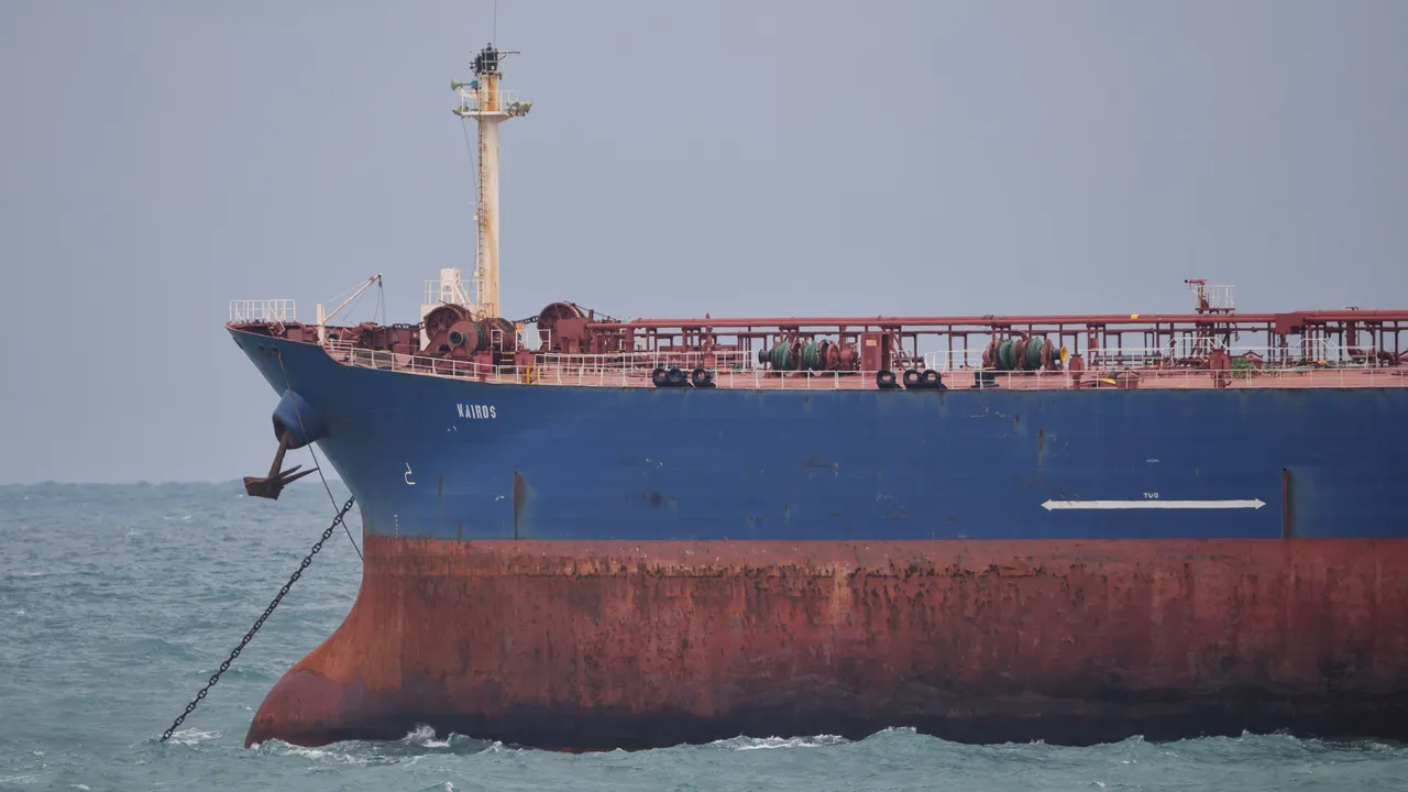 Задържаха танкера "Кайрос" в Бургаския залив