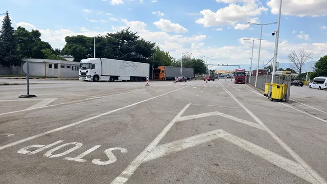 Движението за камиони по ГКПП „Кулата-Промахон“ е възстановено
