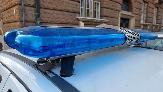 Скрити камери в тоалетните на училище в София. Задържаха директора