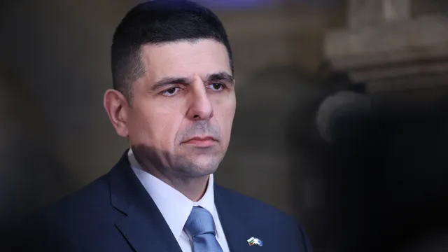 Мирчев: Решаваме дали ще извадим Пеевски от кабинета му