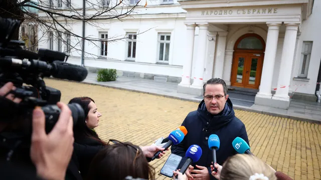 Цончо Ганев: България е без пари, а влизаме в "клуба на богатите"