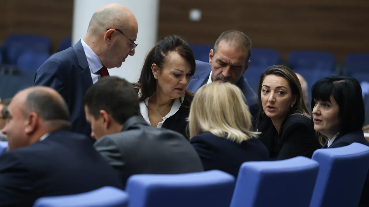 Парламентът започна обсъждането на удължителния бюджет