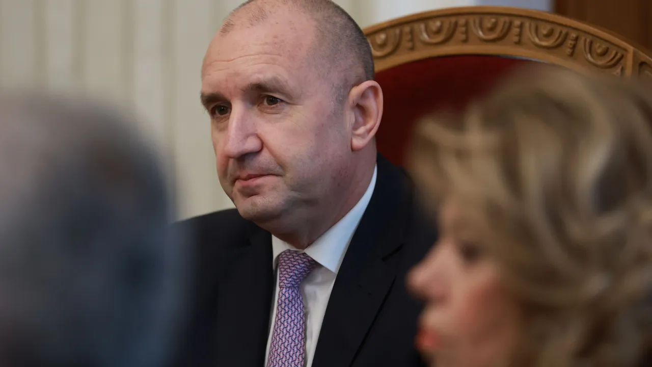 Радев продължава консултациите с партиите в четвъртък