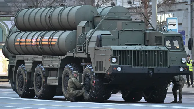 Русия обяви въвеждането в бойно дежурство на първия полк със системи С-500