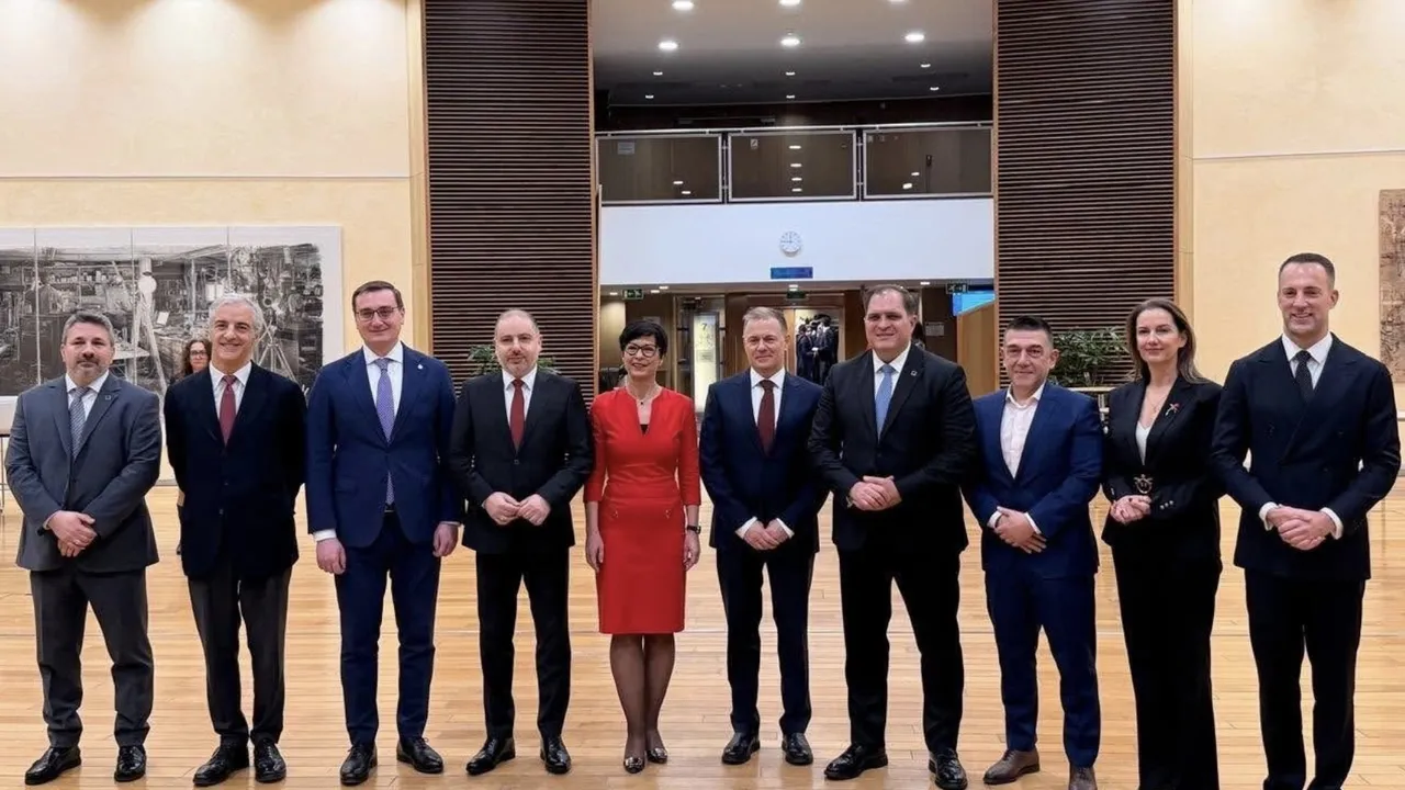 Николовски от Брюксел: Македония е с една крачка по-близо до ЕС – Подписан е меморандум за електронен обмен на данни с България