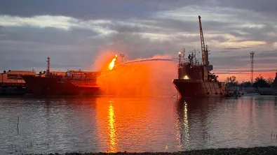 Украински безпилотни апарати нанесоха удар по танкер в пристанището на Ростов на Дон