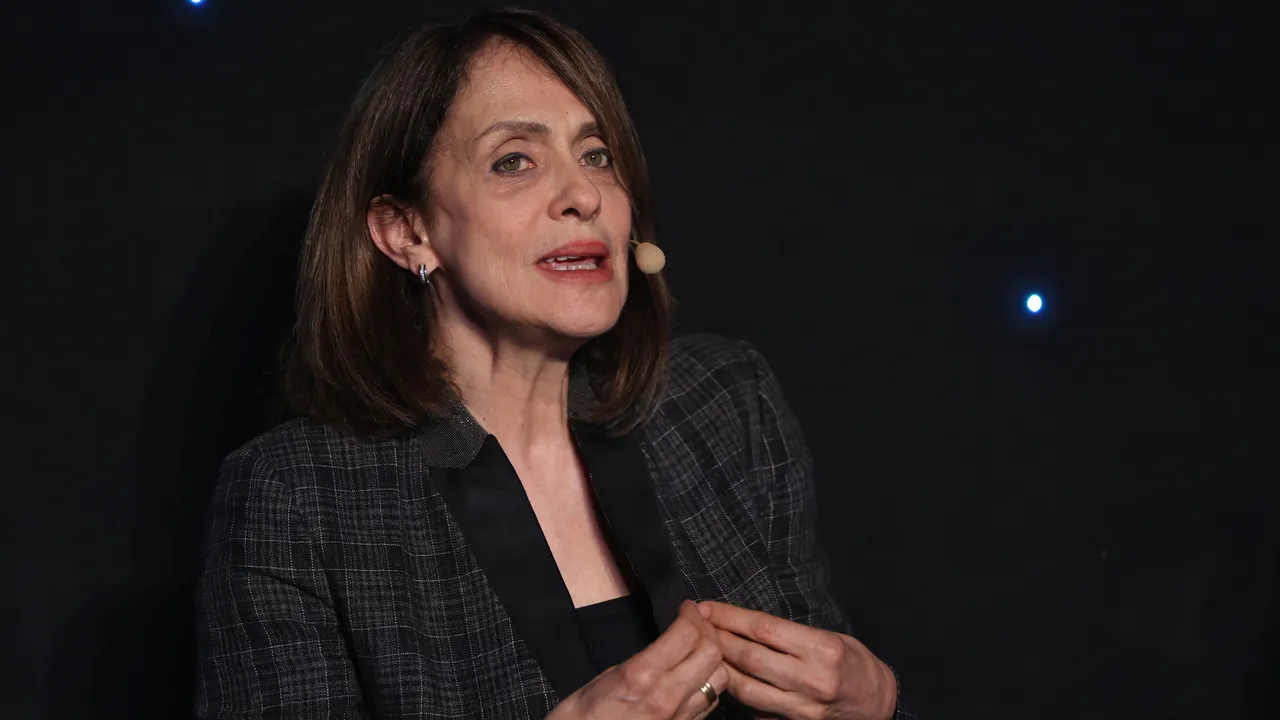 Надежда Нейнски: Еврозоната е изключително постижение