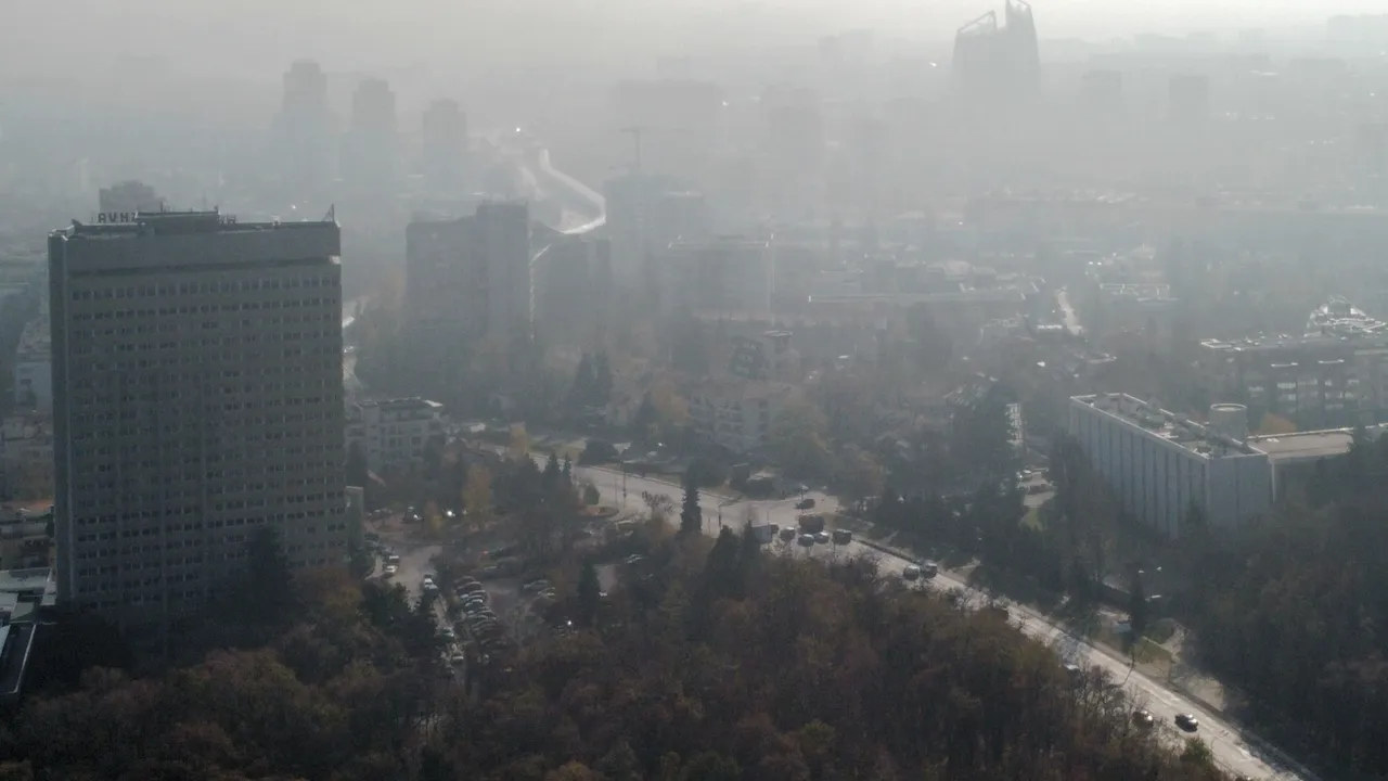 Температурите падат плавно, мъгли обхващат равнините