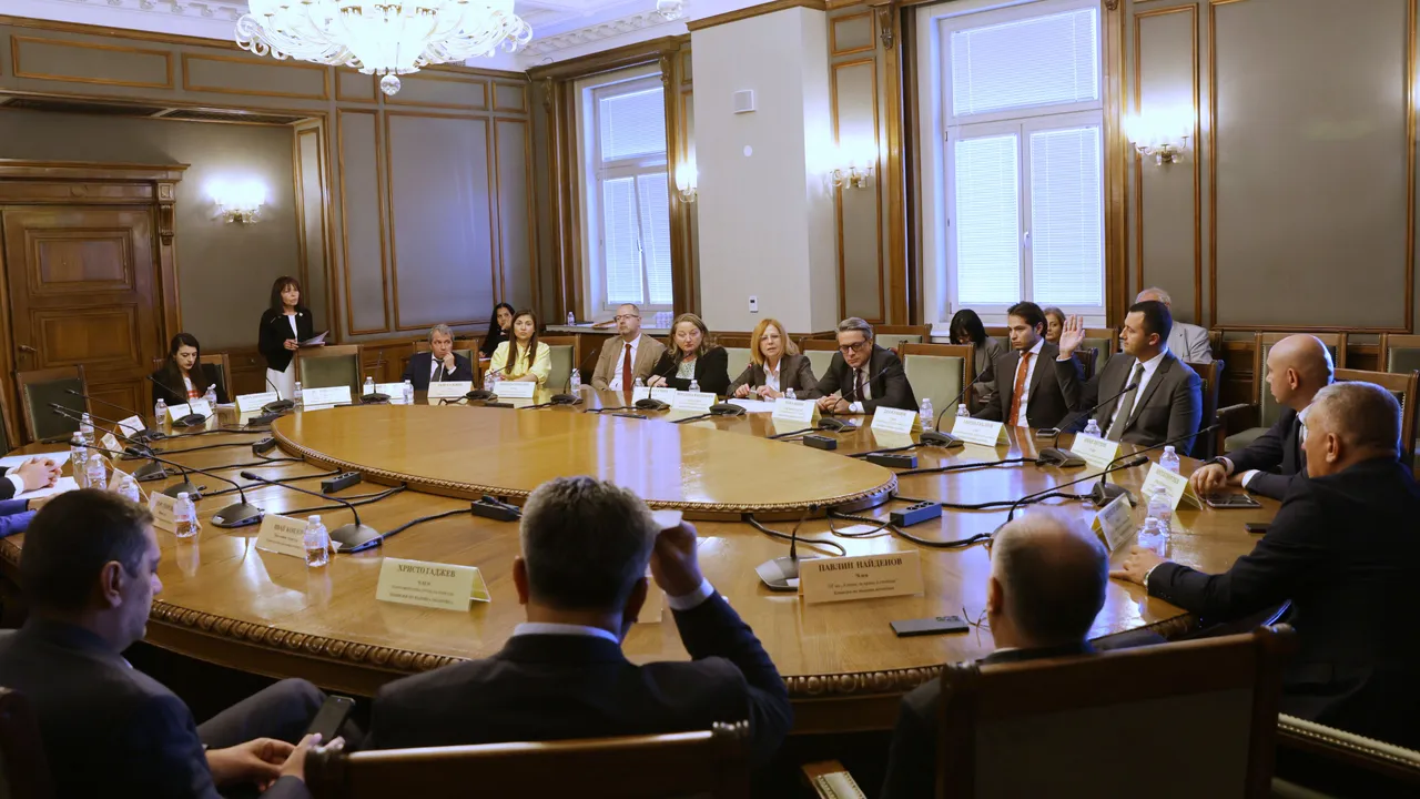 Комисията по външна политика в НС подкрепи споразумение между България и РСМ за изграждането на Коридор 8