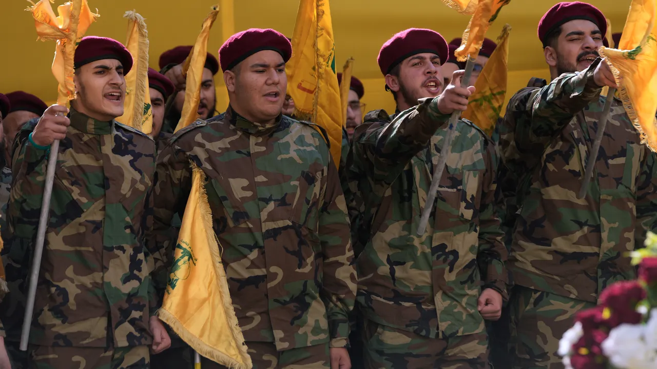 Дипломати натискат властите в Ливан да разоръжат Хизбула