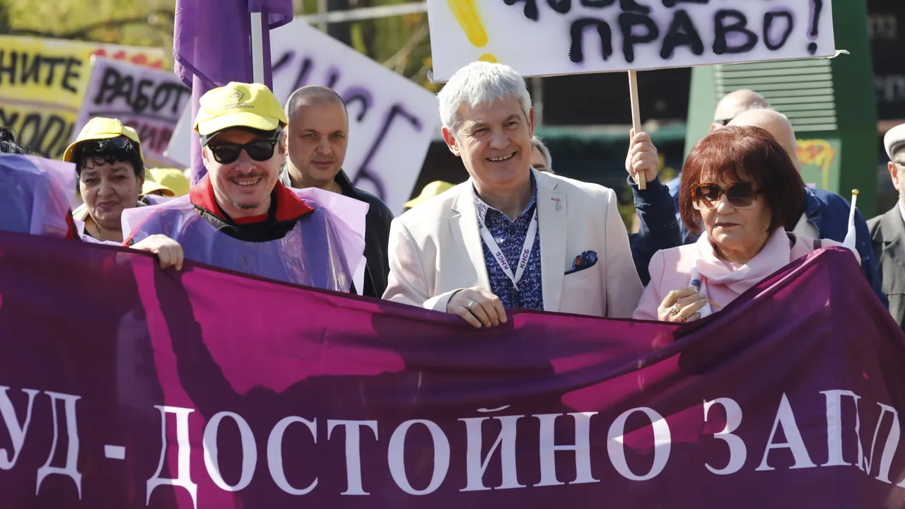 Синдикатите недоволни от Удължителния бюджет, готвят протест