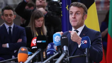 За Европа ще е полезно да възобнови диалога с Путин, заяви Макрон