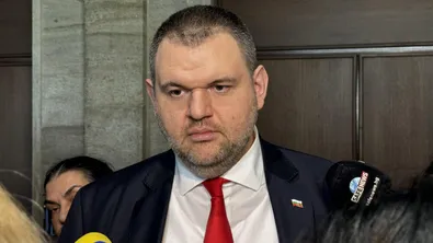 Пеевски: Политически чадър спаси директора с камерите