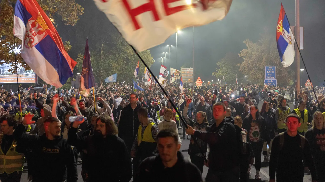 Студентите в Сърбия протестират срещу натиска на Вучич върху университетите