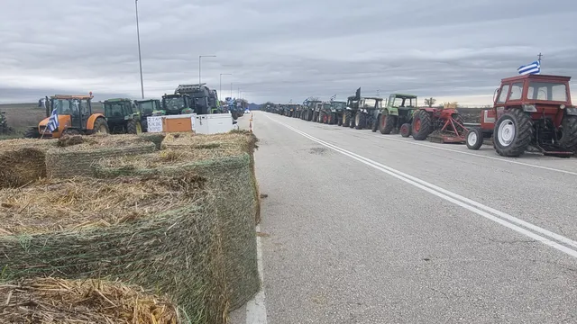 Нови блокади на гръцките фермери в навечерието на Рождество Христово