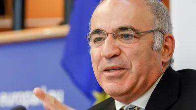 Световният шахматист Гари Каспаров е арестуван... задочно в родината си