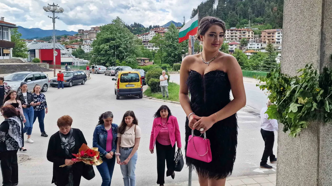 Харалан Александров: Децата общуват повече с компютъра, отколкото с роднини