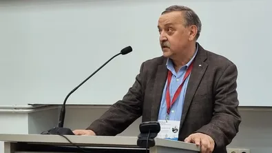 Проф. Тодор Кантарджиев: Греяното вино помага при леки инфекции
