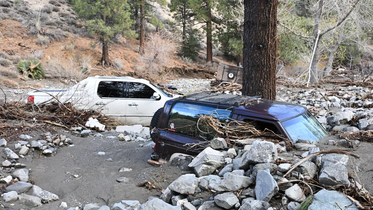 Наводненията взеха три жертви в Калифорния