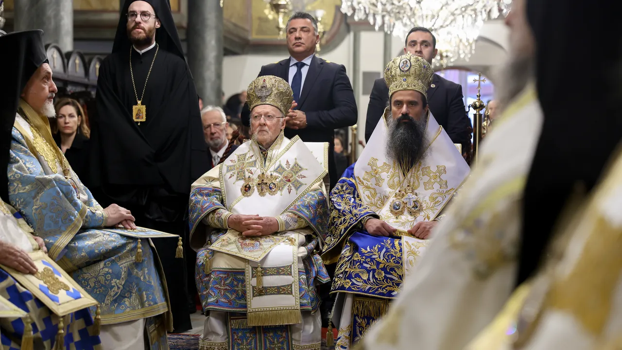 Литургия на патриарсите Даниил и Вартоломей в Истанбул