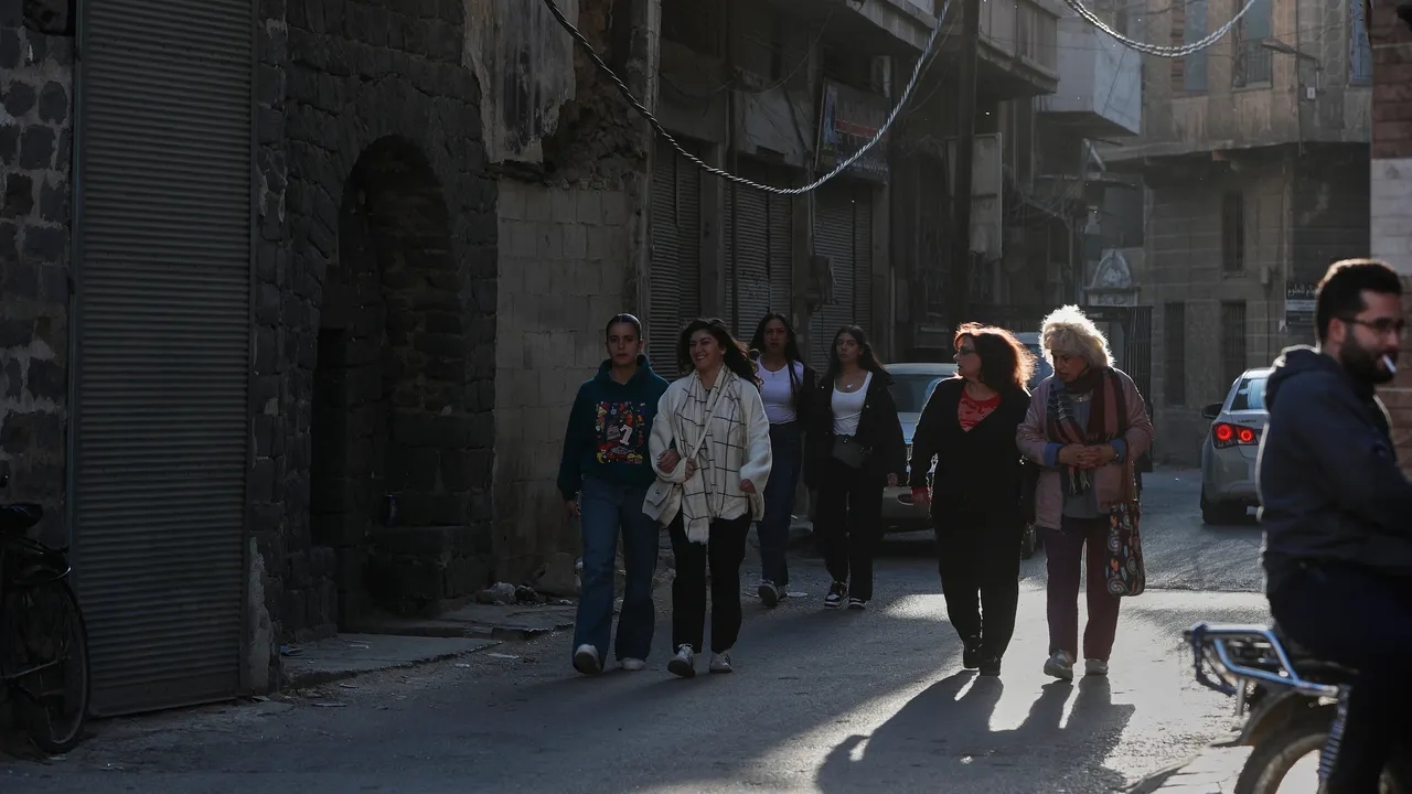 Експлозия в джамия в Сирия уби най-малко петима