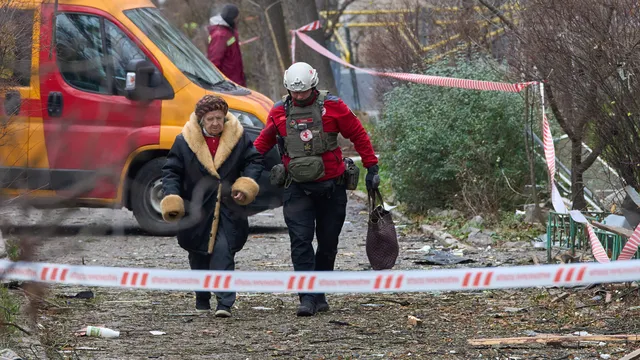 Петима ранени след нощната атака срещу Киев