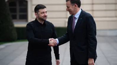 Зеленски и европейските лидери се координират преди срещата му с Тръмп
