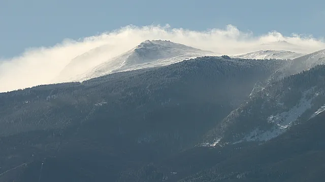 12 области в Западна и Централна България с оранжев код за силен вятър